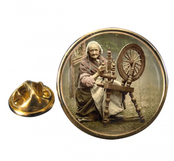 Irish Spinning Wheel Round Pin Badge